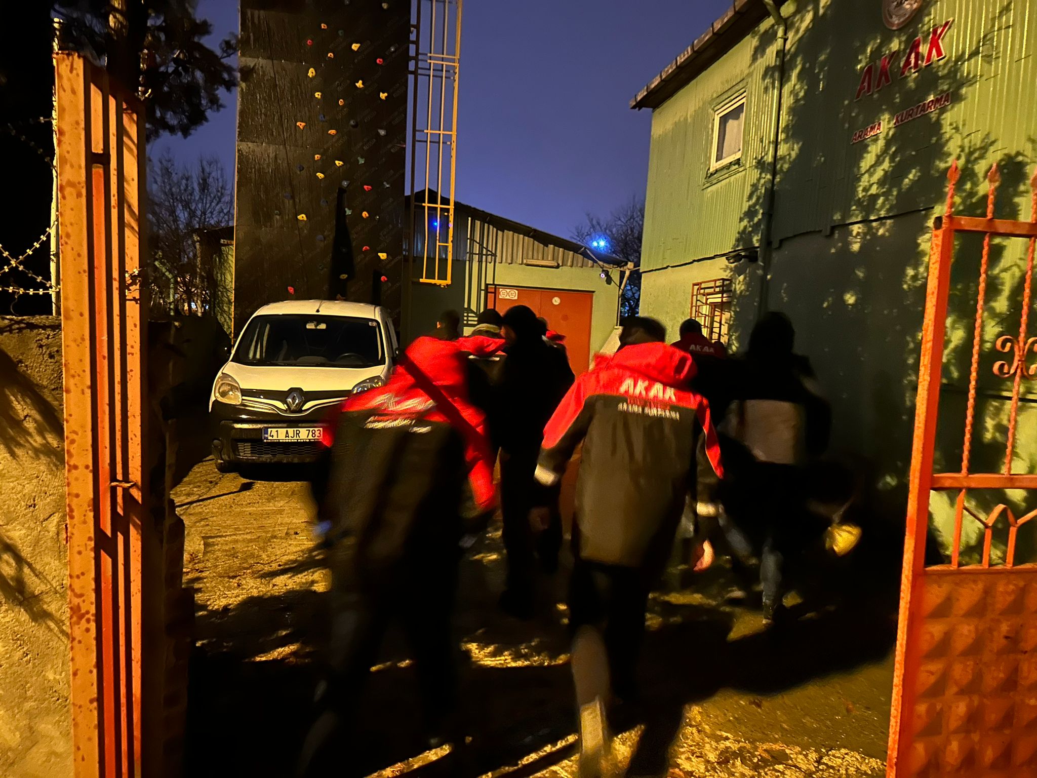 Akak Arama Kurtarma deprem gidiş